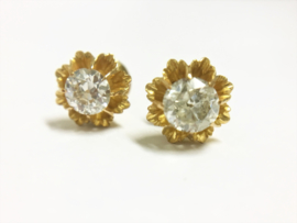 21 K Gouden Rozet Oorstekers 0.9 crt Diamant Wesselton