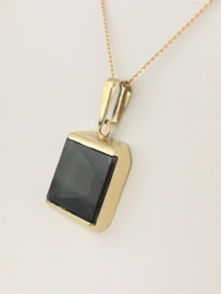 14 K Gouden Vintage Hanger Toermalijnkleurige Spinel