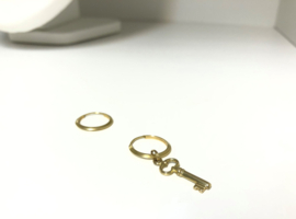 14 K Gouden Oorringen / Creolen Sleuteltje / Hanger