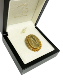 Antiek Handvervaardigd Gouden Plaat Broche Hand Gestoken Gravure Letter N - Datering ca 1890