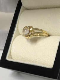 Antiek 18 K Gouden Ring Maansteen 0.01 crt Diamant