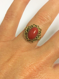 Antiek 14 K Gouden Ring Cabochon Geslepen Bloedkoraal