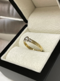 14 K Bicolor Gouden Solitair Bijzet Ring 0.10 Crt Briljantgeslepen Diamant G / VVS1