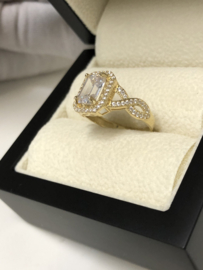 14 Karaat Gouden Solitair Dames Ring Emerald Cut Cubic Zirkonia