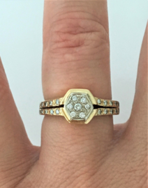 18 K Antiek Gouden Handvervaardigd Ring - 0.35 crt Diamant