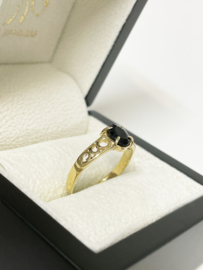 14 K Gouden Ring Ovaal Geslepen Donkerblauw Saffier