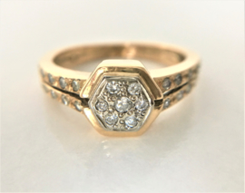 18 K Antiek Gouden Handvervaardigd Ring - 0.35 crt Diamant