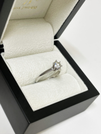Witgouden Solitair Ring 0.63 Briljant Geslepen Diamant  VVS2 Incl. AIG Diamond Certificaat