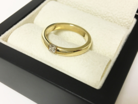 14 K Gouden Bandring / Aanschuifring 0.10 crt Diamant