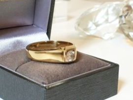 18 K Massief Gouden Heren Ring 0.50 crt Heldere Briljantgeslepen Zirkonia