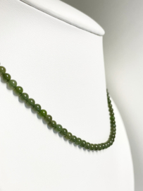 Jade Kralensnoer 14 K Geelgouden Sluiting - 42,5 cm / 4.5 mm / Nefriet