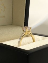 14 K Gouden Solitair Ring Briljantgeslepen Heldere Cubic Zirkonia
