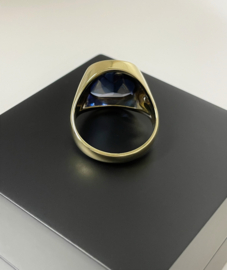14 K Gouden Heren Ring Model Stomphoek Geslepen Saffier - 10 g / Mt 19.5