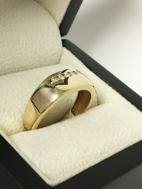 14 K Gouden Band Ring 0.18 crt Briljantgeslepen Diamant