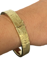 14 K Gouden Slaven Armband Floraal Gravé  - 26,2 g