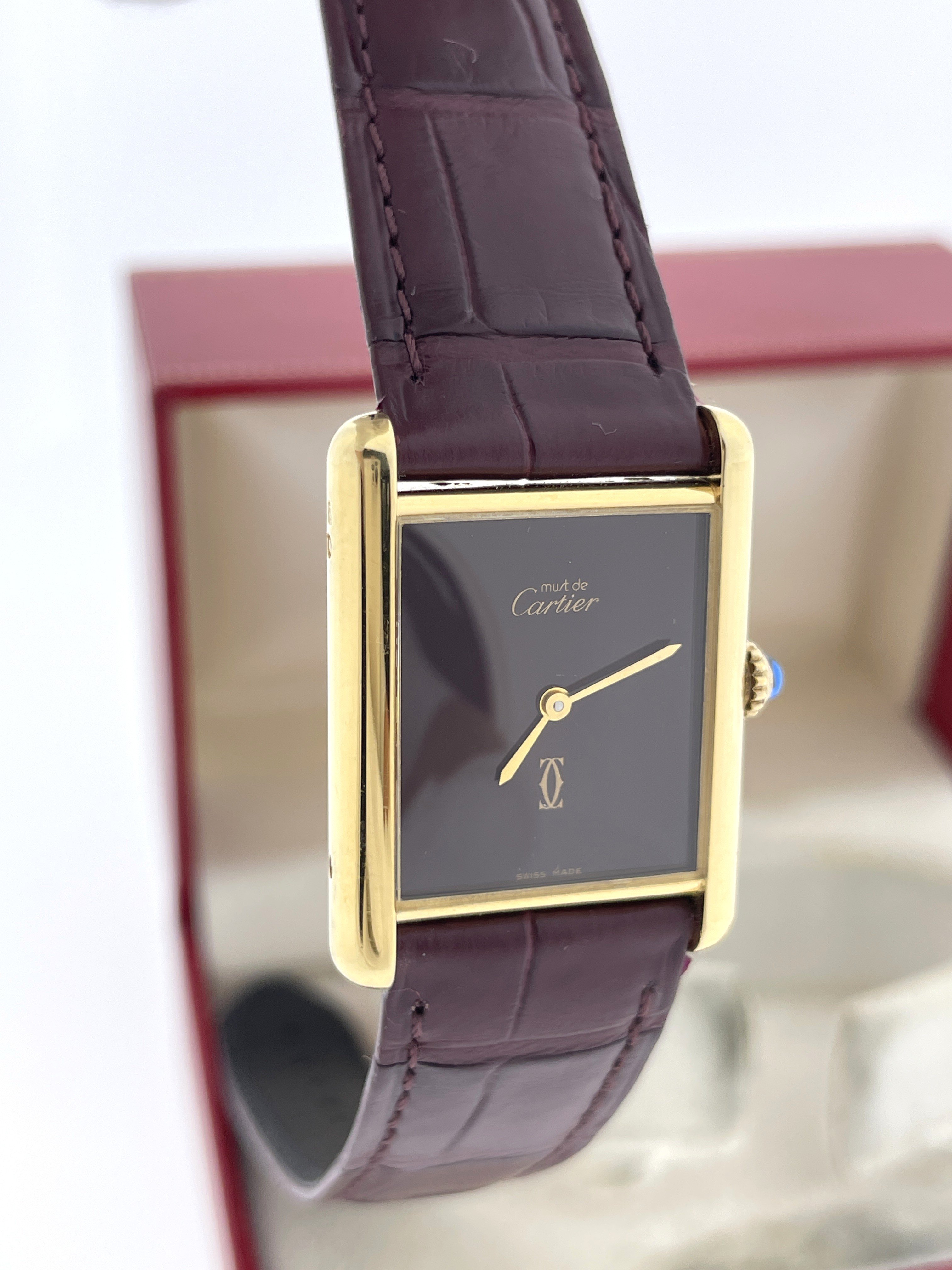 Les Must de Cartier Tank Large Burgundy Red Lacquer - Full Set Incl 'Life-Long' Cartier Garantie
