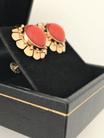 Gouden Oorknoppen Cabochon Geslepen Bloedkoraal - Amsterdam ca 1930