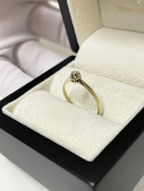 14 K Gouden Solitair Ring 0.05 crt Briljant Geslepen Diamant H / SI1