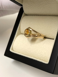 14 K Gouden Bandring Briljantgeslepen Citrien