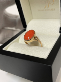 Antiek Handvervaardigd Gouden Ring Art Deco Periode Cabochon Bloedkoraal Jaren '20
