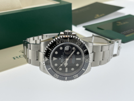 Rolex Seadweller 126600 Single Red 43 mm Full Set - Nieuw / 2023