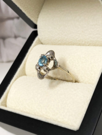 14 K Antiek Witgouden Fantasie Ring Topaas / Diamant