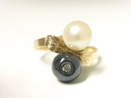 18 Karaat Gouden Parelring 0.025 ct Briljant Geslepen Diamant / Hematiet