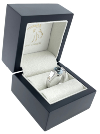Al Coro 18 Karaat Witgouden Ring 2.2 Ct Ovaal Sky Blue Topaas/Diamant