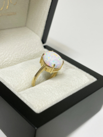 14 K Gouden Ring Cabochon Geslepen Ovaal Opaal - 17.5 mm