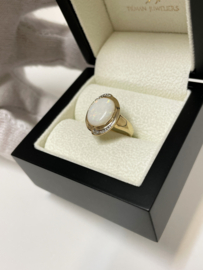 14 K Gouden Opaal Ring Briljant Geslepen Diamant Witte Opaal