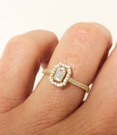 14 K Gouden Solitair Dames Ring Emerald Cut Cubic Zirkonia