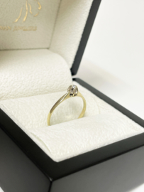 14 K Gouden Solitair Ring 0.05 crt Briljant Geslepen Diamant H / SI1