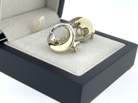 14 Karaat Bicolor Gouden Oorstekers 0.06 ct Briljant Geslepen Diamant 'Slapende Zwaan'