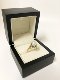 18 Karaat Gouden Ring 7.7 mm Akoya Parel / 0.20 ct Briljant Geslepen Diamant