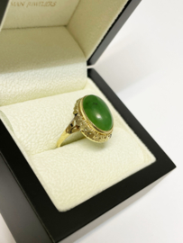 Antiek 14 K Gouden Ring Ovaal Cabochon Nefriet Jade - Datering jaren '70