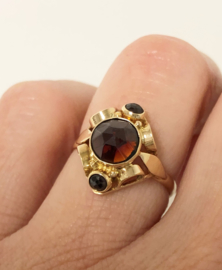 Handvervaardigd Antiek 14 K Gouden Ring Facet Geslepen Granaat