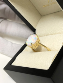 14 K Gouden Dames Ring Cabochon Opaal - Mt 18