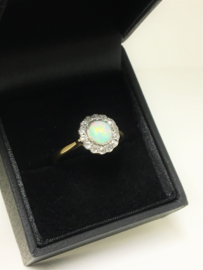Antiek 18 K Gouden Rozet Ring Wit Opaal 0.25 crt Diamant Oud Europees Slijpsel