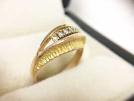 Handvervaardigd 14 K Antiek Gouden Rijring 0.05 crt Diamant
