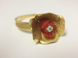 Antiek Handvervaardigd 18 K Gouden Bloem Ring Bloedkoraal Diamant