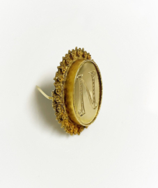 Antiek Handvervaardigd Gouden Plaat Broche Hand Gestoken Gravure Letter N - Datering ca 1890