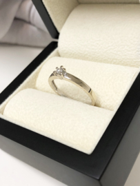 18 K Witgouden Solitair Bijzet Ring 0.07 Diamant G/ VS2