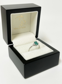 14 K Witgouden Ring 0.71 Crt Emerald Smaragd / 0.08 Crt Briljantgeslepen Diamant