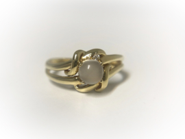 Antiek 18 K Gouden Ring Maansteen 0.01 crt Diamant