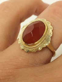 14 K Gouden Gravé Ring Facetgeslepen Carneool