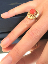 14 K Gouden Rozet Ring Cabochon Geslepen Bloedkoraal