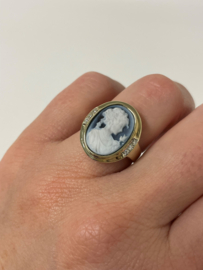 Klassieke 14 K Gouden Blauwe Lagensteen Camee Portret Ring 0.05 ct Diamant
