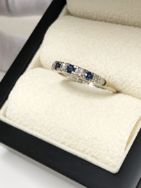 14 K Witgouden Aanschuif Bijzet Rijring Saffier / Diamant 0.10