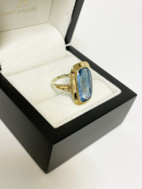 14 K Antiek Gouden Ring Facet Geslepen Blauw Spinel