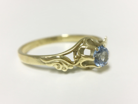 Antiek 14 K Gouden Ring Helder Blauwe Briljantgeslepen Topaas